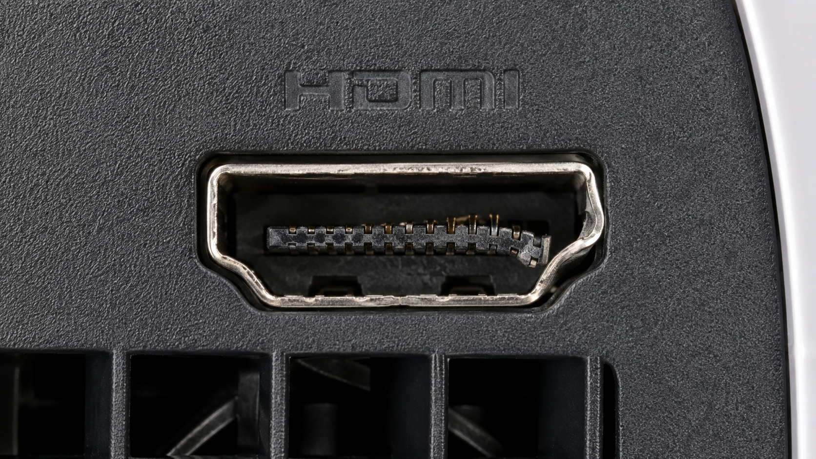 Connecteur HDMI endommagé sur la carte mère d'une PS5